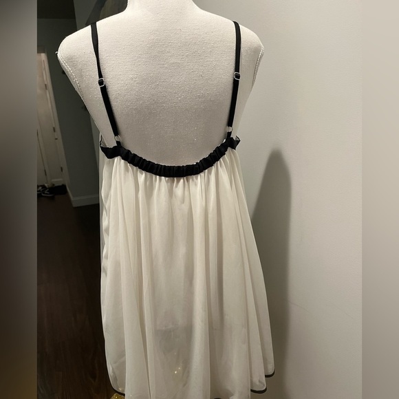 Kate Spade baby doll chemise lingerie. Size large - Picture 8 of 15